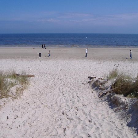 Reetdachhaus Direkt Am Meer Fuer 6 Personen!! Karlshagen Esterno foto